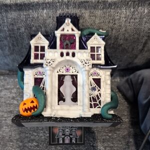 Haunted House Halloween Decoration with Pumpkin & Tentacles NWT